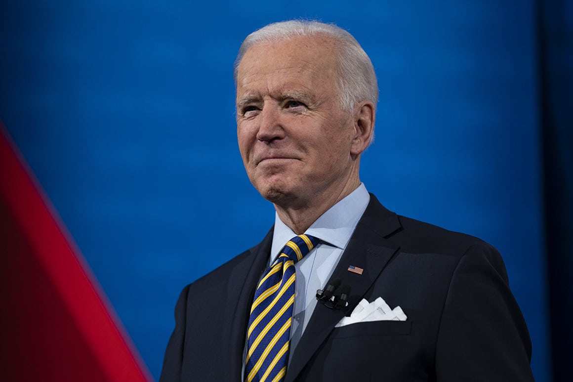 Previdente Biden revoga a proibição da emissão do visto de imigração para o benefício dos Estados Unidos